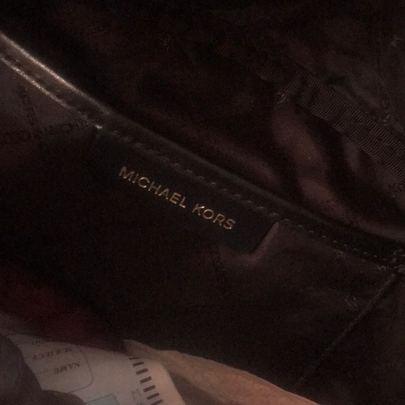 Olive green authentic Michael Kors Fanny bag - Picture 2 of 3